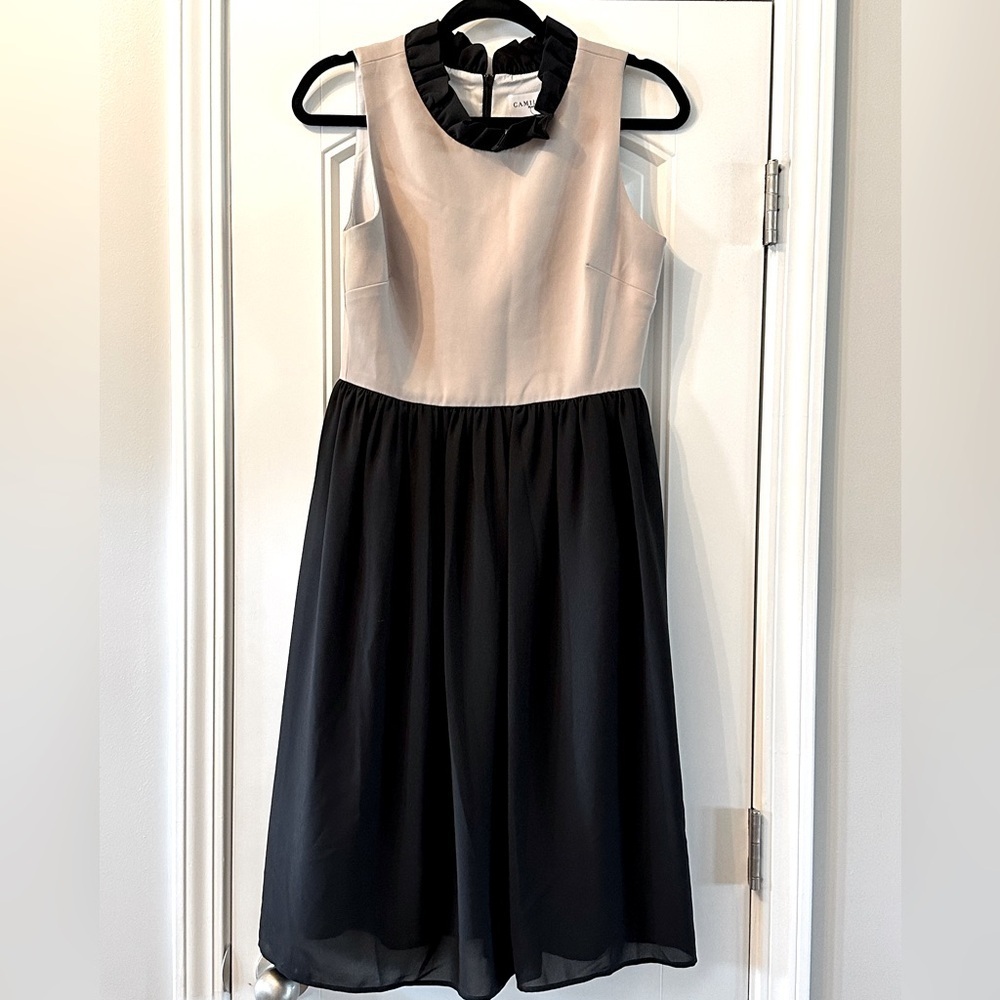 New! Camilyn Beth Color Block Tan and Black Ruffle Neck Flare Skirt Dress Size 4